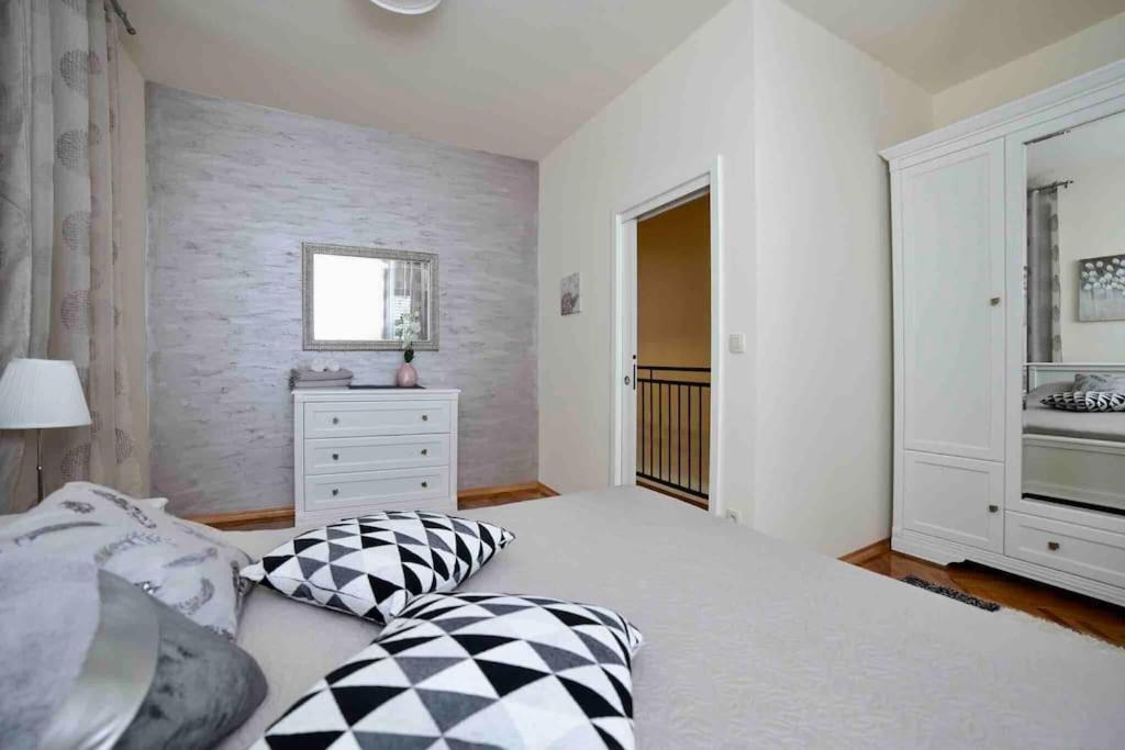 New Renovated Appartment Mauri Porec Bagian luar foto